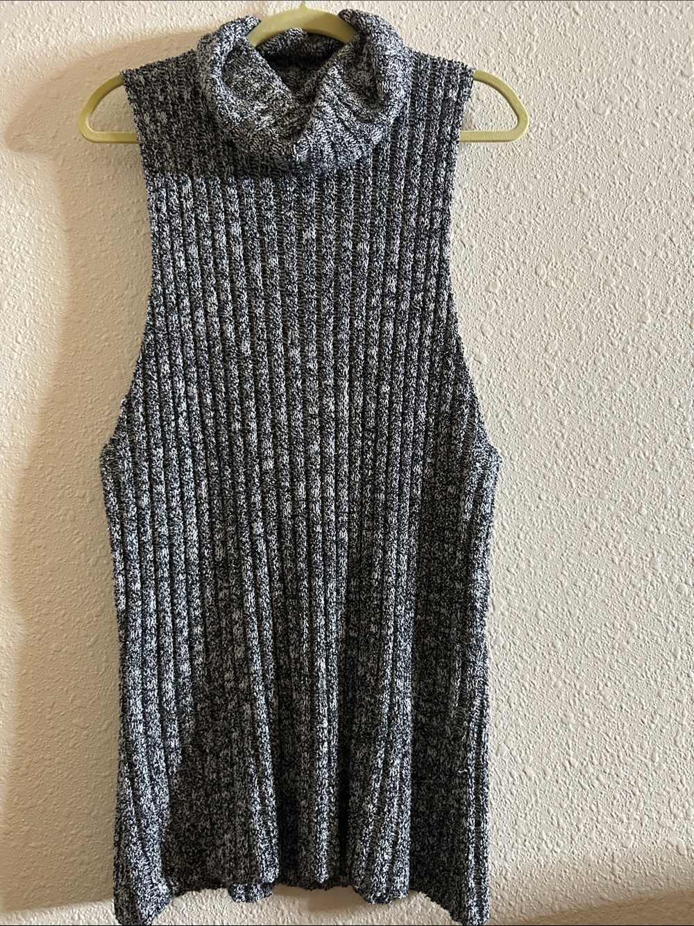 INC International Concepts Sleeveless Ribbed Turtleneck Sweater - Gray